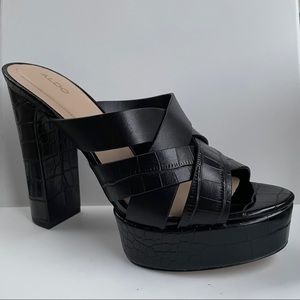 “Casuarina” Platform Heel (Black)